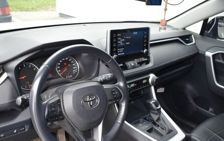 Toyota RAV4, 2020 год, 2 798 000 рублей, 10 фотография