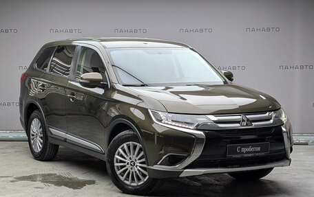 Mitsubishi Outlander III рестайлинг 3, 2016 год, 1 597 000 рублей, 3 фотография