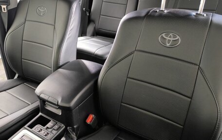 Toyota Land Cruiser Prado 150 рестайлинг 2, 2021 год, 6 799 000 рублей, 8 фотография