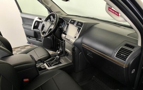 Toyota Land Cruiser Prado 150 рестайлинг 2, 2021 год, 6 799 000 рублей, 9 фотография