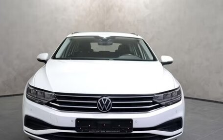 Volkswagen Passat B8 рестайлинг, 2022 год, 2 804 000 рублей, 2 фотография