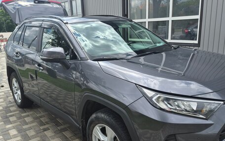 Toyota RAV4, 2019 год, 3 300 000 рублей, 2 фотография