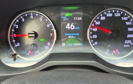 Toyota RAV4, 2019 год, 3 300 000 рублей, 16 фотография