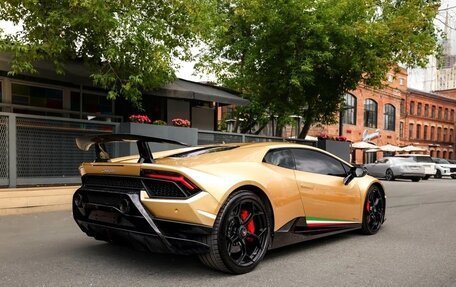 Lamborghini Huracán, 2018 год, 20 600 000 рублей, 7 фотография