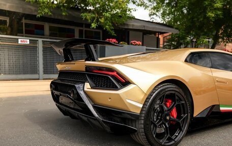 Lamborghini Huracán, 2018 год, 20 600 000 рублей, 8 фотография