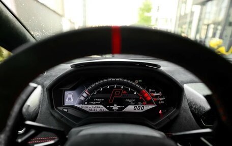 Lamborghini Huracán, 2018 год, 20 600 000 рублей, 22 фотография