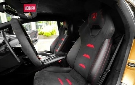Lamborghini Huracán, 2018 год, 20 600 000 рублей, 19 фотография