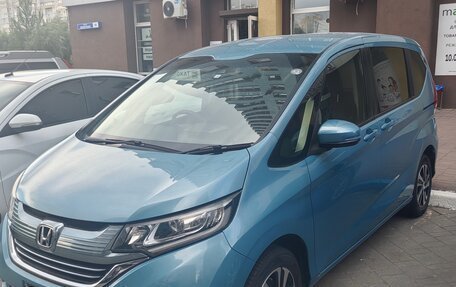 Honda Freed II, 2017 год, 1 600 000 рублей, 2 фотография