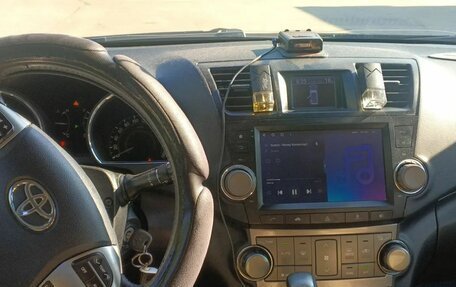Toyota Highlander III, 2013 год, 1 800 000 рублей, 7 фотография