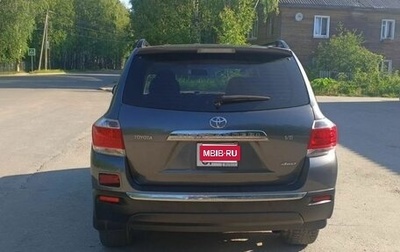 Toyota Highlander III, 2013 год, 1 800 000 рублей, 1 фотография