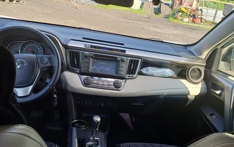 Toyota RAV4, 2014 год, 1 750 000 рублей, 9 фотография