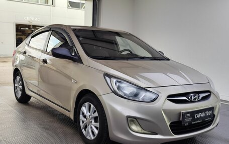 Hyundai Solaris II рестайлинг, 2012 год, 720 000 рублей, 3 фотография