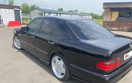 Mercedes-Benz E-Класс, 1997 год, 880 000 рублей, 3 фотография