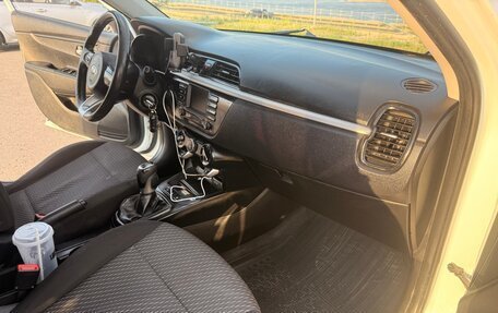 KIA Rio IV, 2017 год, 1 349 000 рублей, 10 фотография