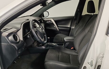 Toyota RAV4, 2019 год, 2 699 000 рублей, 16 фотография