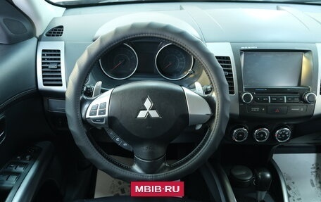 Mitsubishi Outlander III рестайлинг 3, 2011 год, 1 369 000 рублей, 13 фотография