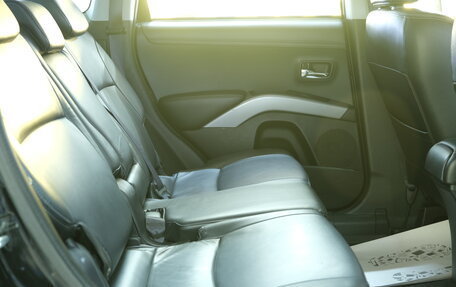 Mitsubishi Outlander III рестайлинг 3, 2011 год, 1 369 000 рублей, 23 фотография