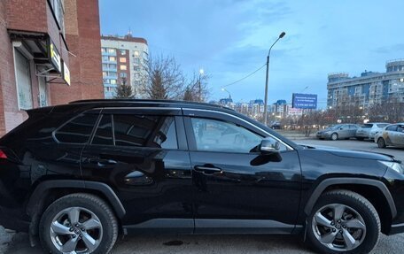 Toyota RAV4, 2021 год, 4 300 000 рублей, 2 фотография
