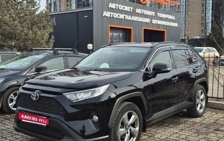 Toyota RAV4, 2021 год, 4 300 000 рублей, 4 фотография