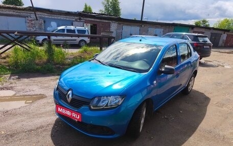 Renault Logan II, 2018 год, 650 000 рублей, 2 фотография