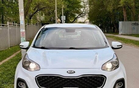 KIA Sportage IV рестайлинг, 2021 год, 1 900 000 рублей, 2 фотография