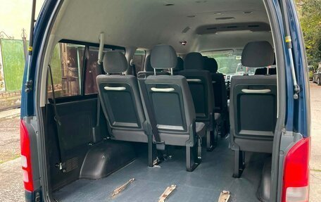 Toyota HiAce H200, 2011 год, 3 000 000 рублей, 6 фотография