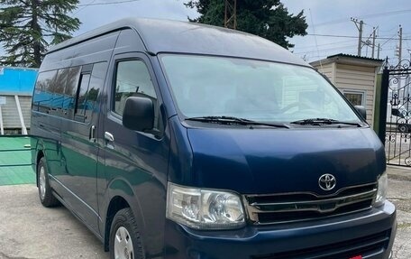 Toyota HiAce H200, 2011 год, 3 000 000 рублей, 9 фотография
