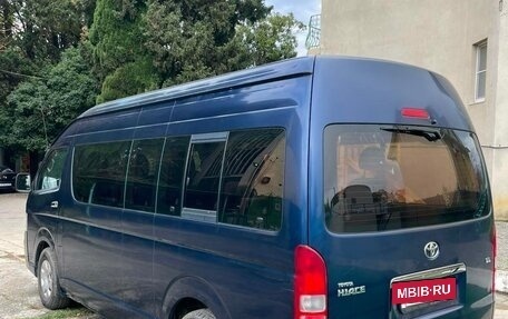 Toyota HiAce H200, 2011 год, 3 000 000 рублей, 7 фотография