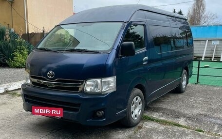 Toyota HiAce H200, 2011 год, 3 000 000 рублей, 10 фотография