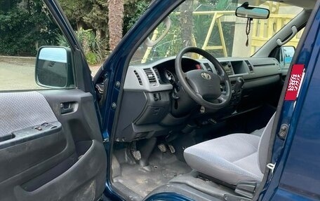 Toyota HiAce H200, 2011 год, 3 000 000 рублей, 2 фотография