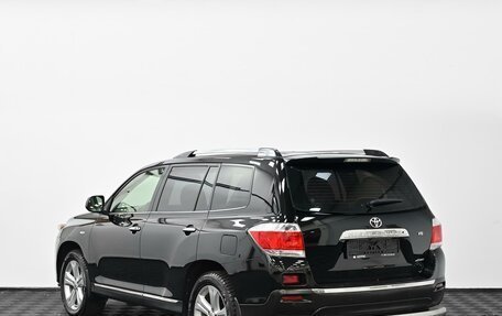 Toyota Highlander III, 2013 год, 1 685 000 рублей, 2 фотография