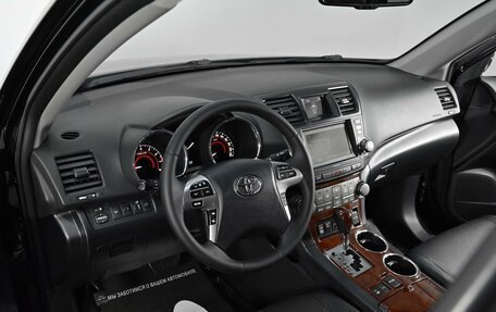 Toyota Highlander III, 2013 год, 1 685 000 рублей, 6 фотография