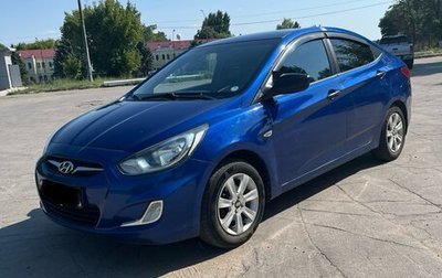 Hyundai Solaris II рестайлинг, 2012 год, 700 000 рублей, 1 фотография
