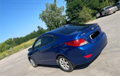 Hyundai Solaris II рестайлинг, 2012 год, 700 000 рублей, 4 фотография