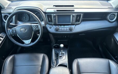 Toyota RAV4, 2018 год, 3 275 000 рублей, 15 фотография