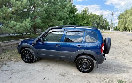 Chevrolet Niva I рестайлинг, 2018 год, 950 000 рублей, 3 фотография