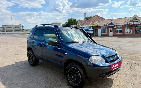 Chevrolet Niva I рестайлинг, 2018 год, 950 000 рублей, 4 фотография