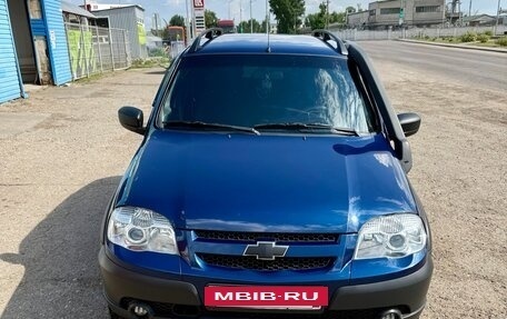 Chevrolet Niva I рестайлинг, 2018 год, 950 000 рублей, 5 фотография