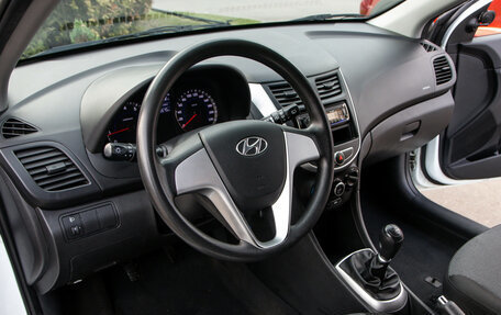 Hyundai Solaris II рестайлинг, 2012 год, 728 000 рублей, 16 фотография