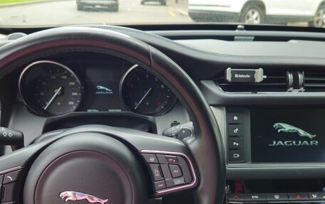 Jaguar XF II, 2017 год, 2 200 000 рублей, 6 фотография