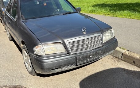 Mercedes-Benz C-Класс, 1995 год, 900 000 рублей, 2 фотография