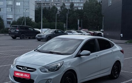 Hyundai Solaris II рестайлинг, 2012 год, 830 000 рублей, 1 фотография