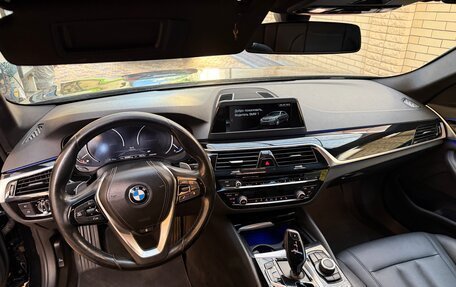 BMW 5 серия, 2018 год, 1 990 000 рублей, 7 фотография