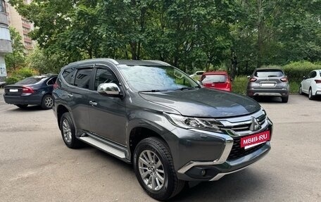 Mitsubishi Pajero Sport III рестайлинг, 2018 год, 2 995 000 рублей, 4 фотография
