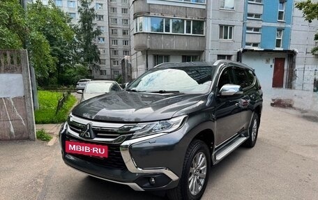Mitsubishi Pajero Sport III рестайлинг, 2018 год, 2 995 000 рублей, 2 фотография