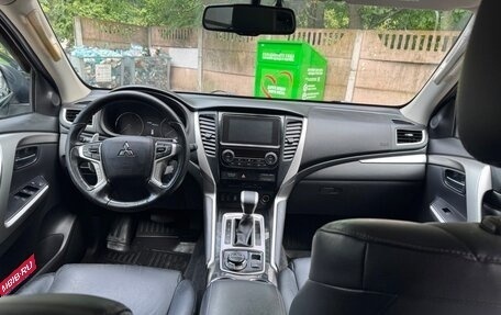 Mitsubishi Pajero Sport III рестайлинг, 2018 год, 2 995 000 рублей, 8 фотография