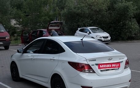 Hyundai Solaris II рестайлинг, 2012 год, 830 000 рублей, 4 фотография