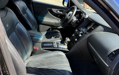 Infiniti QX70, 2014 год, 2 800 000 рублей, 15 фотография