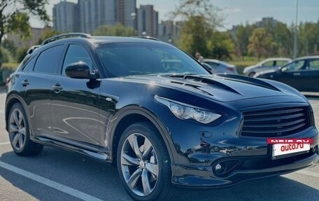 Infiniti QX70, 2014 год, 2 800 000 рублей, 19 фотография