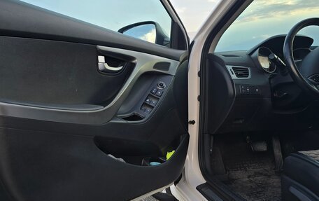Hyundai Elantra V, 2015 год, 1 300 000 рублей, 11 фотография